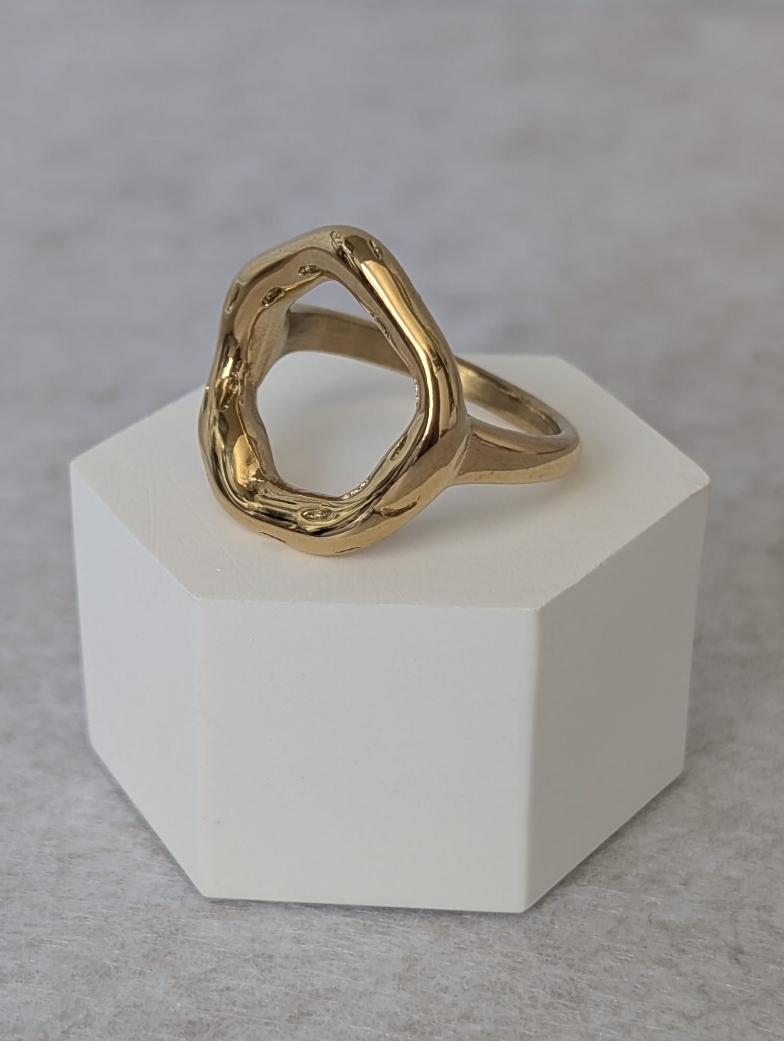 Anillo AURA